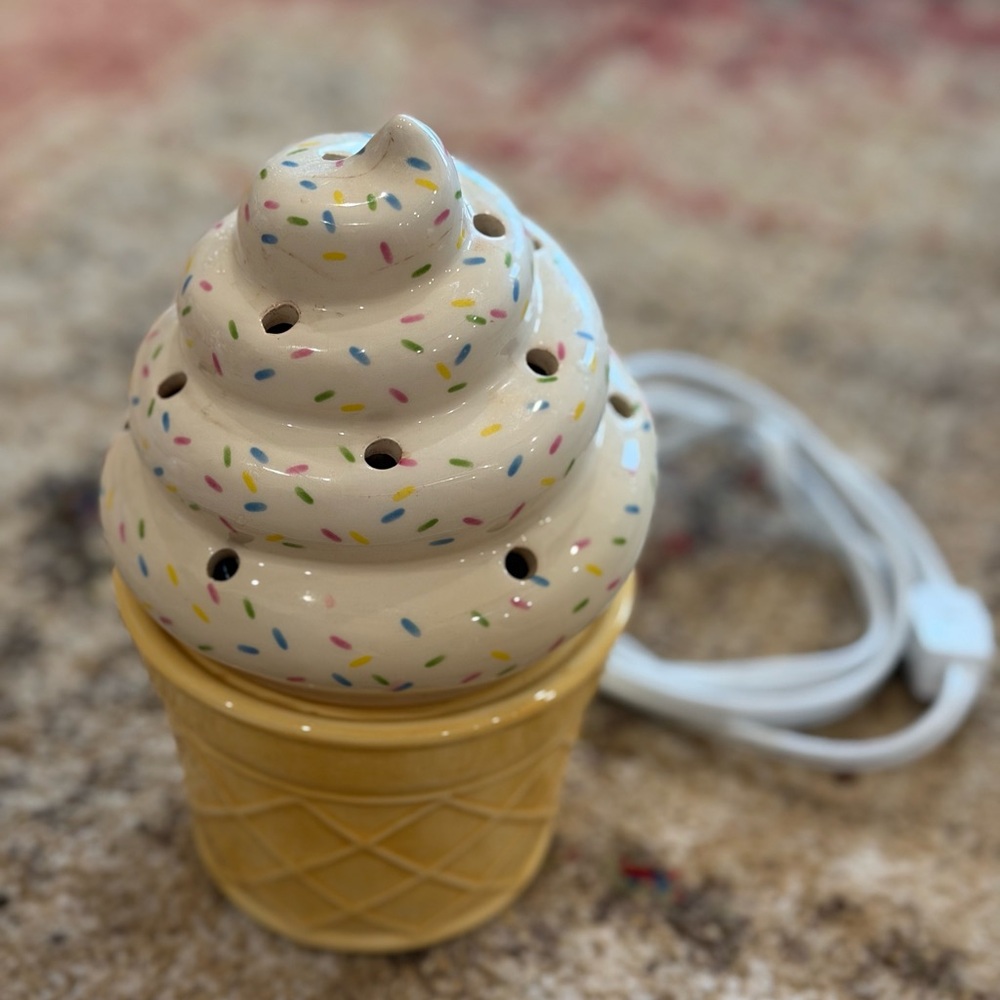 Scentsy Ice Cream Cone Wax Warmer -